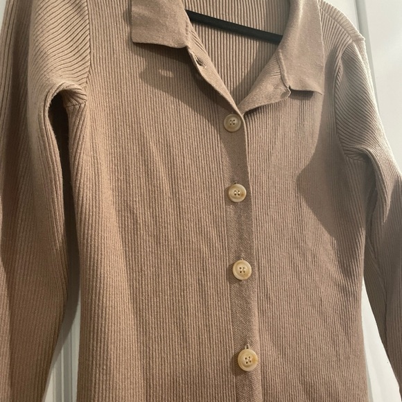 PrettyLittleThing Brown Ribbed Knitwear - Picture 4 of 5